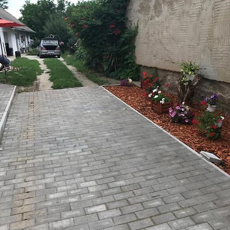 KisujszallasAgi Fogado公寓 外观 照片